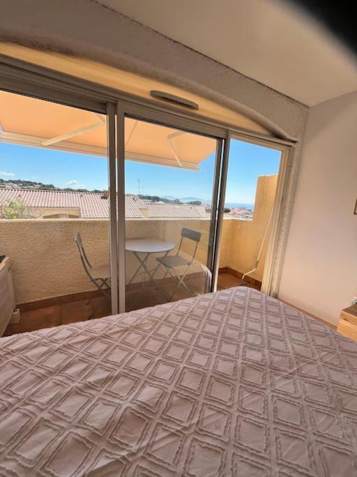 Studio Vue Mer Avec Piscine Et Terrain De Tennis Sausset-les-Pins Buitenkant foto